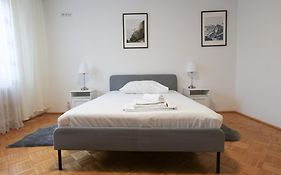 Retro Apartment In The City Center.